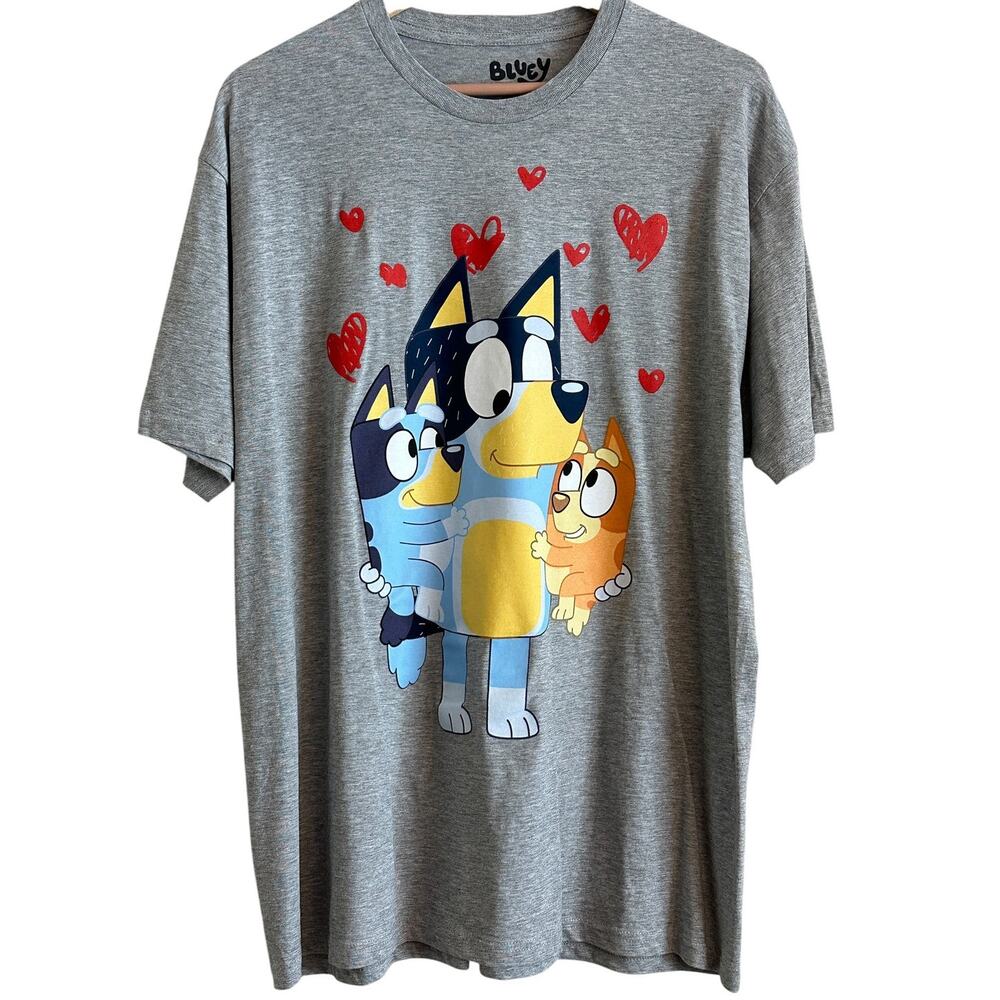 Bluey Family Hearts Graphic Tee Women’s Oversized Gray T-Shirt-NWOT